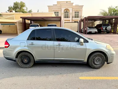 Nissan tidda 2011