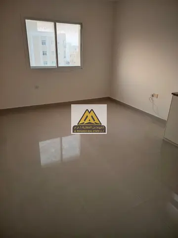 فرصة مميزة للسكن في منطقة العالية، حيث يتميز الاستوديو بمساحة ممتازة وتصميم عملي، مع موقع قريب من جميع الخدمات