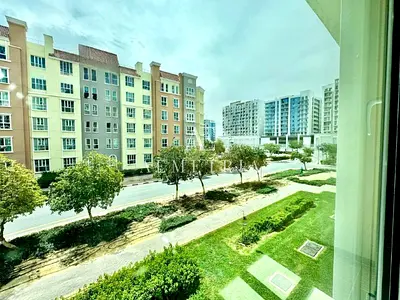 Spacious | Near Metro | Vacant | Flexible payment