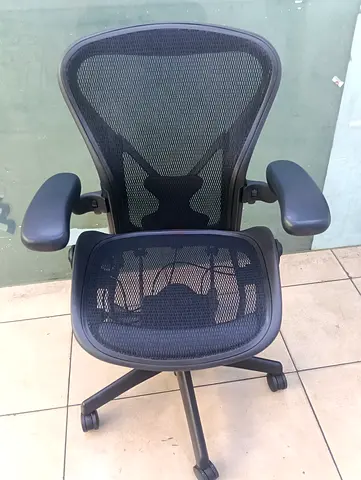 Selling herman miller Aeron chair.good condition only little use