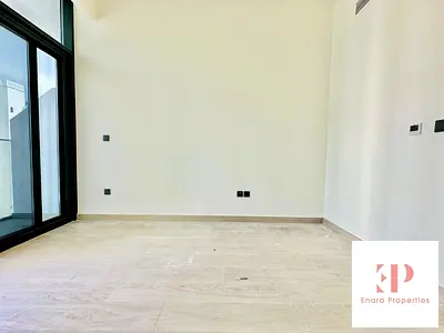 Chiller free ready to move spacious studio