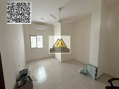 فرصة مميزة للإيجار السنوي في النخيل 1 عجمان، استوديو بتقسيم عملي مع مطبخ منفصل وموزع كامل، يقع في الطابق الأرضي وعلى شارع رئيسي قريب من كورنيش عجمان