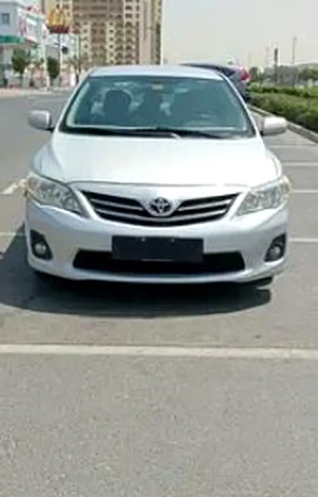 Toyota Corolla 2011 — photo 1 of 18