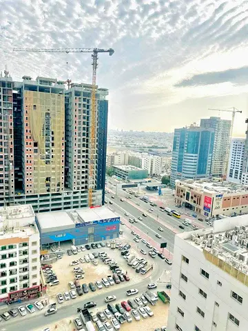 شقة غرفة وصالة بالنعيمية مع باركن وشهر مجاني