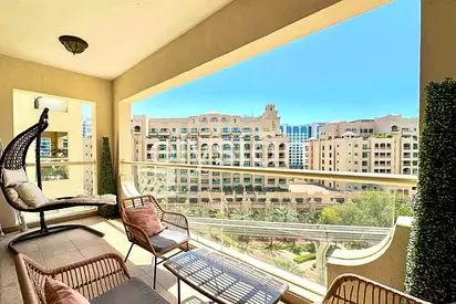 Semi Furnished | High Floor | Park Side