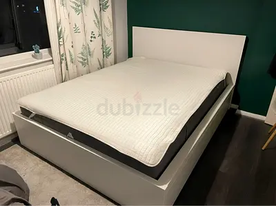 Ikea malm king bed with ikea mattress like new (160*200)