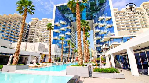High Floor | Private Plunge Pool | Maid's Room