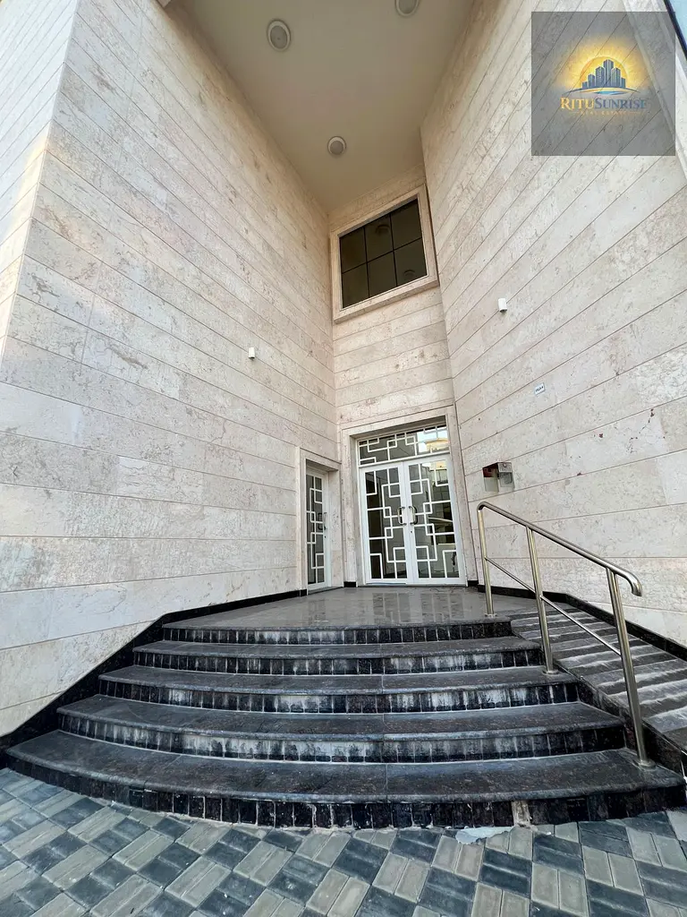 AMAZING 8BR+MAIDROOM+DRIVER ROOM WITH PRIVATE PARKING ! VACANT