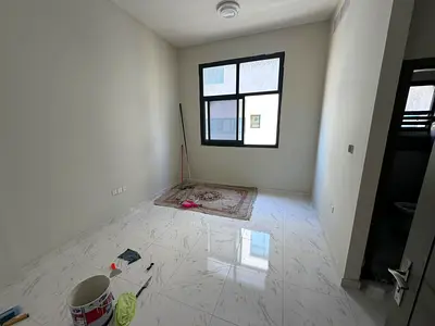 استديو مميز تاني ساكن بمواصفات عملية وموقع حيوي للإيجار السنوي – الجرف 3