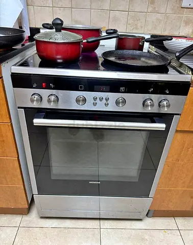 Siemens 4hubs 60/60 size electric cooking rang with ceramic Hob  Oven -free delivery installation
