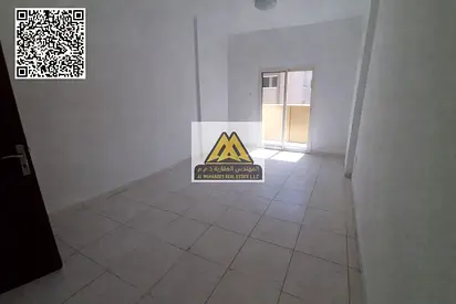 Very large spaces | Built-in wardrobes | Prime location close to all services | 2 balconies | Suitable for families only
