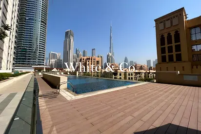 Mid floor | Vacant now | Large layout