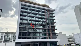 |Ready to move | 1 br+ store room | bigger unit |Multi options available