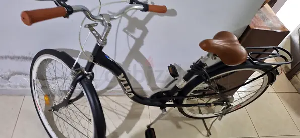 Vintage-style single-speed city bicycle — good condition