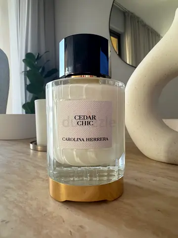 Cedar Chic perfume - Carolina Herrera