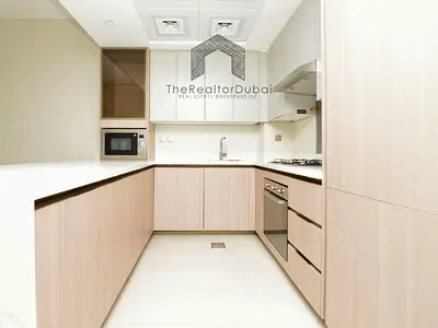 Multiple options | 3 cheques | Skyline and Damac pool view