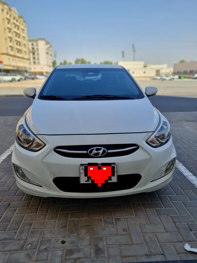 Hyundai Accent 2015 — photo 1 of 13