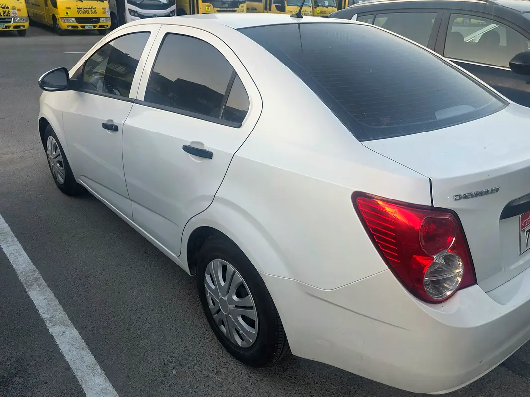 Chevrolet Sonic 2014 — photo 1 of 6