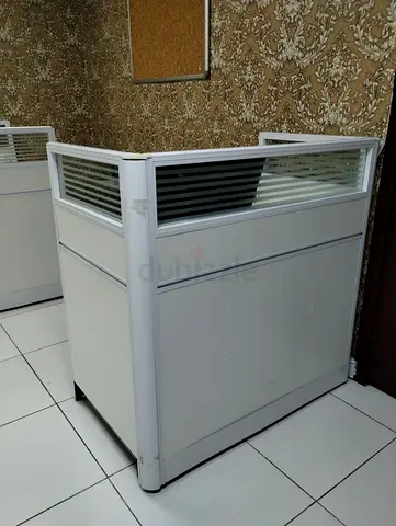 Free 5 office Workstations urgent take away