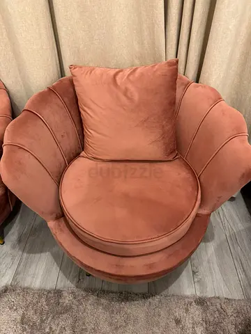 Plush Coral Velvet Accent Armchair - Shell Design
