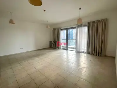 Massive ! Studio ! Great Location