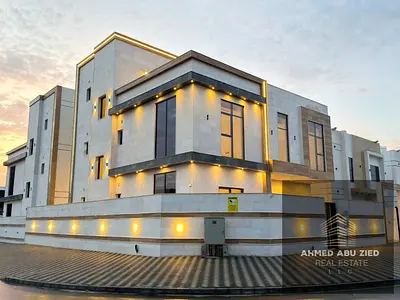 Beautiful and luxurious villa for sale, 7 bedrooms, central AC, 8 bathrooms, very spacious areas, close to all services, modern high-end finishes, des