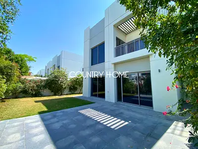 Spacious 5-Bed Villa with Pool and Tennis Courts