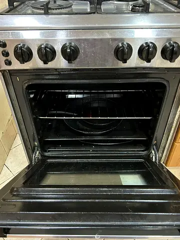 Stainless Steel Gas Cooker with Oven - 4 Burners, Good Working Condition