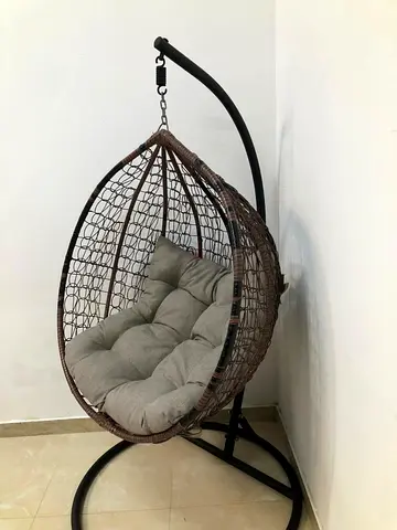 Stylish hanging egg chair