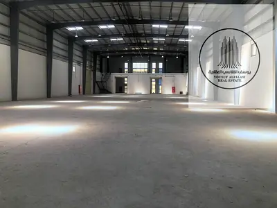 Huge Warehouse 25000 Sq Ft 230 KW Umm Al Quwain For Companies Factories