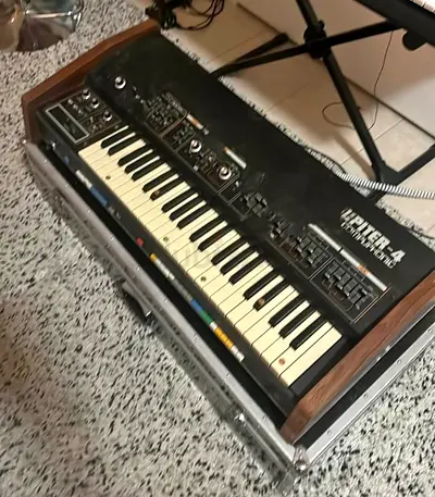 VINTAGE ROLAND JUPITER-4 (1978) – The Rare Compuphonic Legend – Iconic 80s Sound