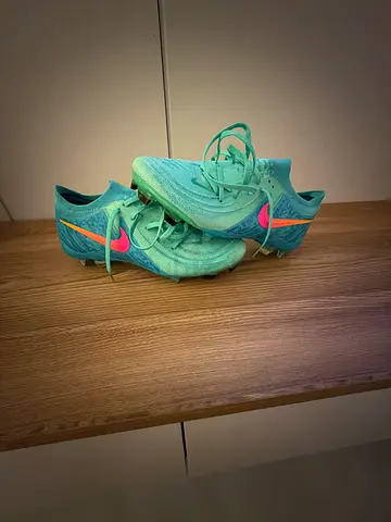 Phantom football boots nike