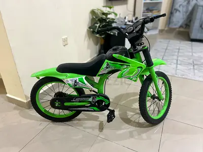 Kids Green  Bike/ bicycle with Pedals - Good Condition