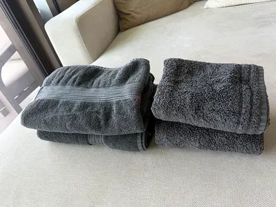 Set of 4 Dark Grey Bath Towels