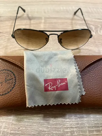 Ray-Ban Aviator Sunglasses with Case - Classic Black/Brown Lenses