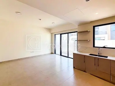 Spacious Villa | Open-Plan Layout | Family Home