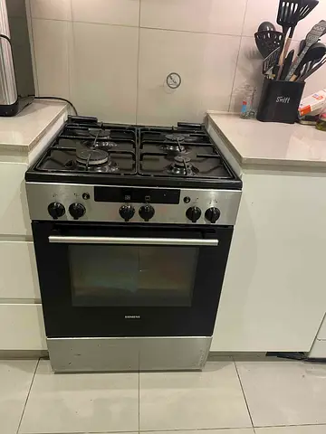 Siemens 60cm Freestanding Gas Cooker with Oven - Good Condition