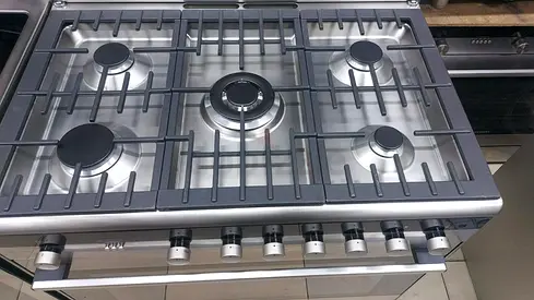 Siemens brand 5 burner gas cooker 90by60 cm