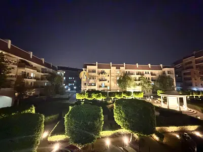 1BR Apartment | Courtyard View Balcony