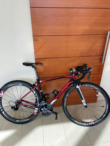 wilier triestina gtr team 105 bike, with carbon wheels and in good condition, recently serviced