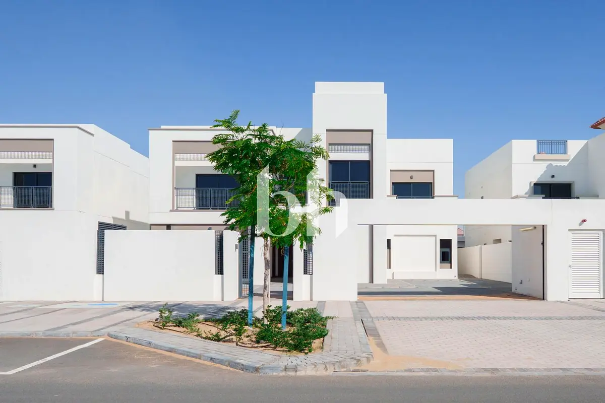 Brand New Modern 4BR | Single Row | Family Living