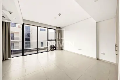 Ready to move in | Spacious Layout Studio