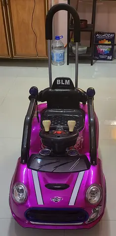 Kids push car