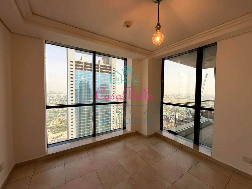 Community View | High Floor | Close to Metro