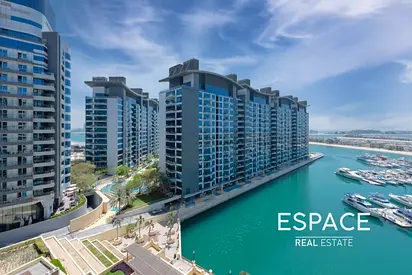 Top Floor - Marina Bay Views - Vacant