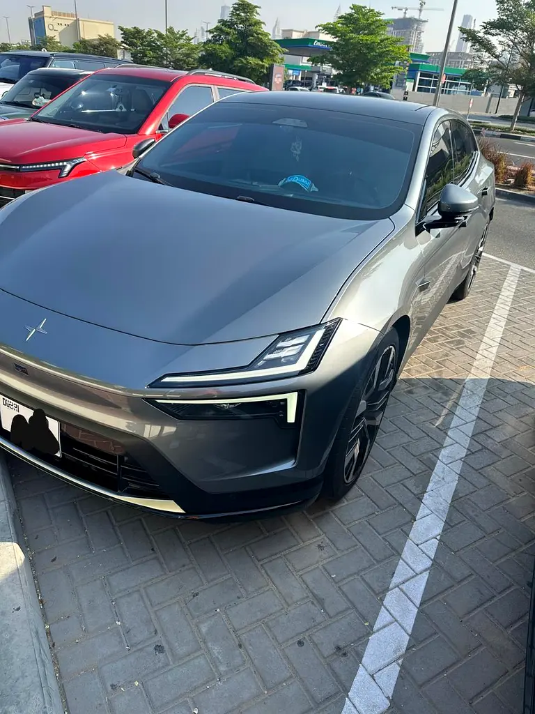 Polestar 4 2025 — photo 1 of 7