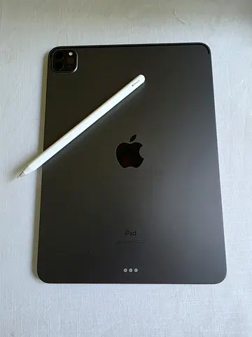 I Pad Pro 11 inch 3 Generation with pen