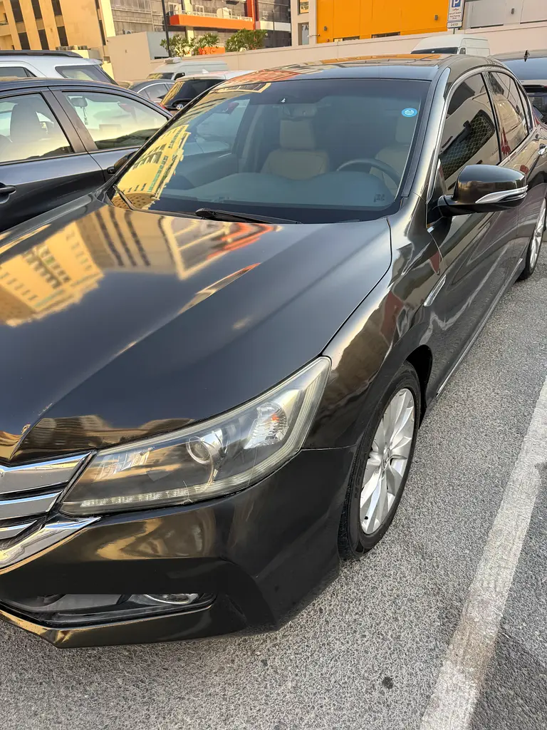 Honda Accord 2016 — photo 1 of 10