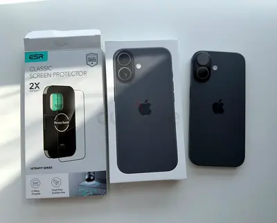 Iphone 17 256gb international vs.+2 extra screen protector+ 19 cases