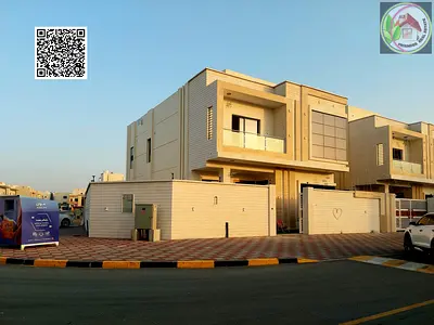 Corner villa for sale, central air conditioning, large land and building area, electricity and water included.